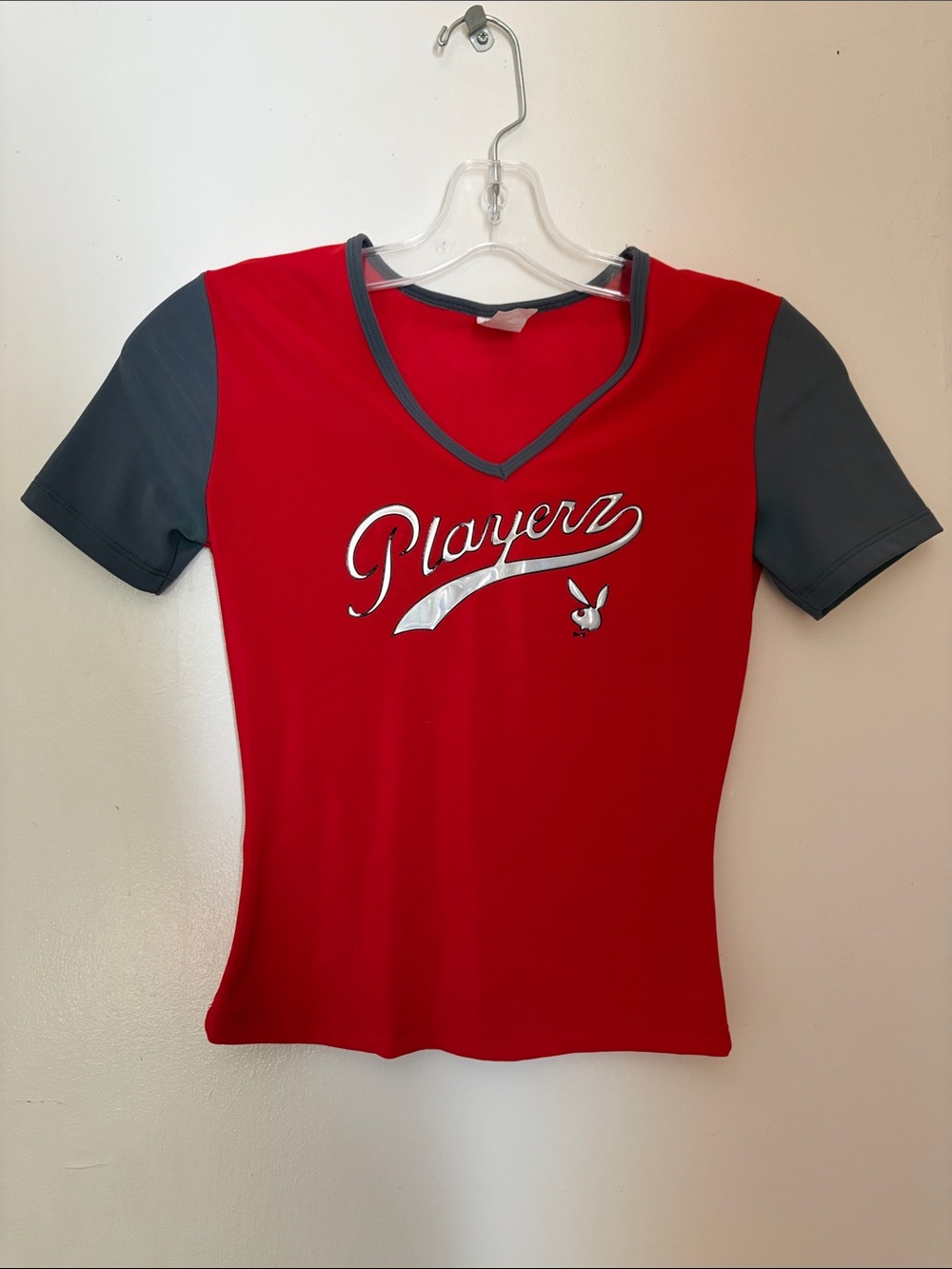Red and Gray 'Players’ Playboy Short Sleeve V-Neck Top Small
